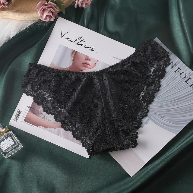Slip aus Spitze mit floralen Strickmustern