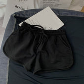 Damen-Shorts mit Paspel an der Taille-Bombardina.de
