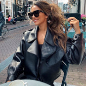 Damenlederjacke mit einer Tasche an der Seite-Bombardina.de