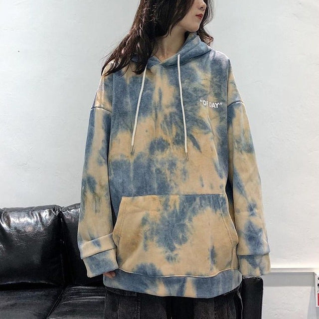 Damen-Kapuzenpullover mit Tie-Dye-Bombardina.de-Motiv