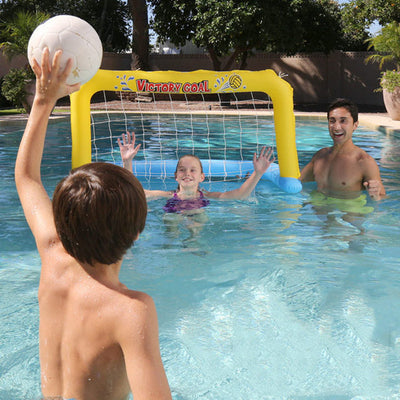 Aufblasbares Handballtor im Pool-Bombardina.de