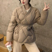 Damen-Winterjacke mit Bindung an der Taille-Bombardina.de