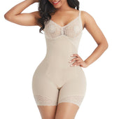 Figurformender Body mit Spitze-Bombardina.de