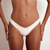 Brasilianischer Bikini-Slip mit asymmetrischem Schnitt-Bombardina.de