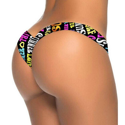 Brasilianischer Bikini-Slip mit Inschriften-Bombardina.de