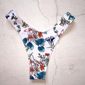 Geblümte brasilianische Bikinihose-Bombardina.de