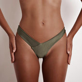 Brasilianischer Bikini-Slip mit asymmetrischem Schnitt-Bombardina.de