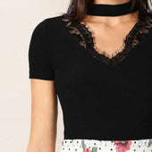 Damen-T-Shirt mit V-Ausschnitt und Spitze-Bombardina.de