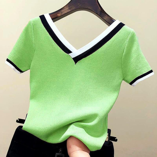 Damen-T-Shirt mit V-Ausschnitt und Kontrastbesatz-Bombardina.de
