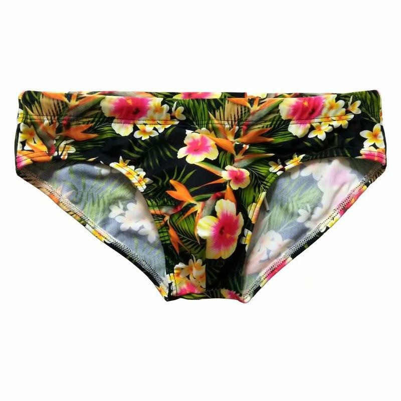 Herren-Badehose mit Blumen-Bombardina.de