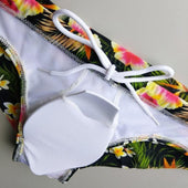 Herren-Badehose mit Blumen-Bombardina.de