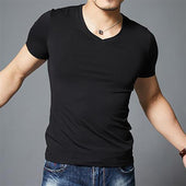 Herren-T-Shirt mit V-Ausschnitt und tailliertem Schnitt-Bombardina.de