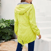 Damen-Regenjacke mit gestreifter Kapuze-Bombardina.de