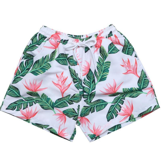 Badeshorts für einen Jungen in den Blättern-Bombardina.de