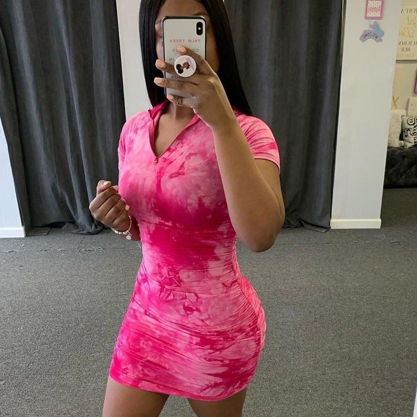 Minikleid mit Krawattenmotiv Dye-Bombardina.de