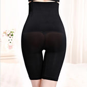 Glatte formende Shorts-Bombardina.de